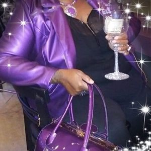 Meet your Posher, Elisa